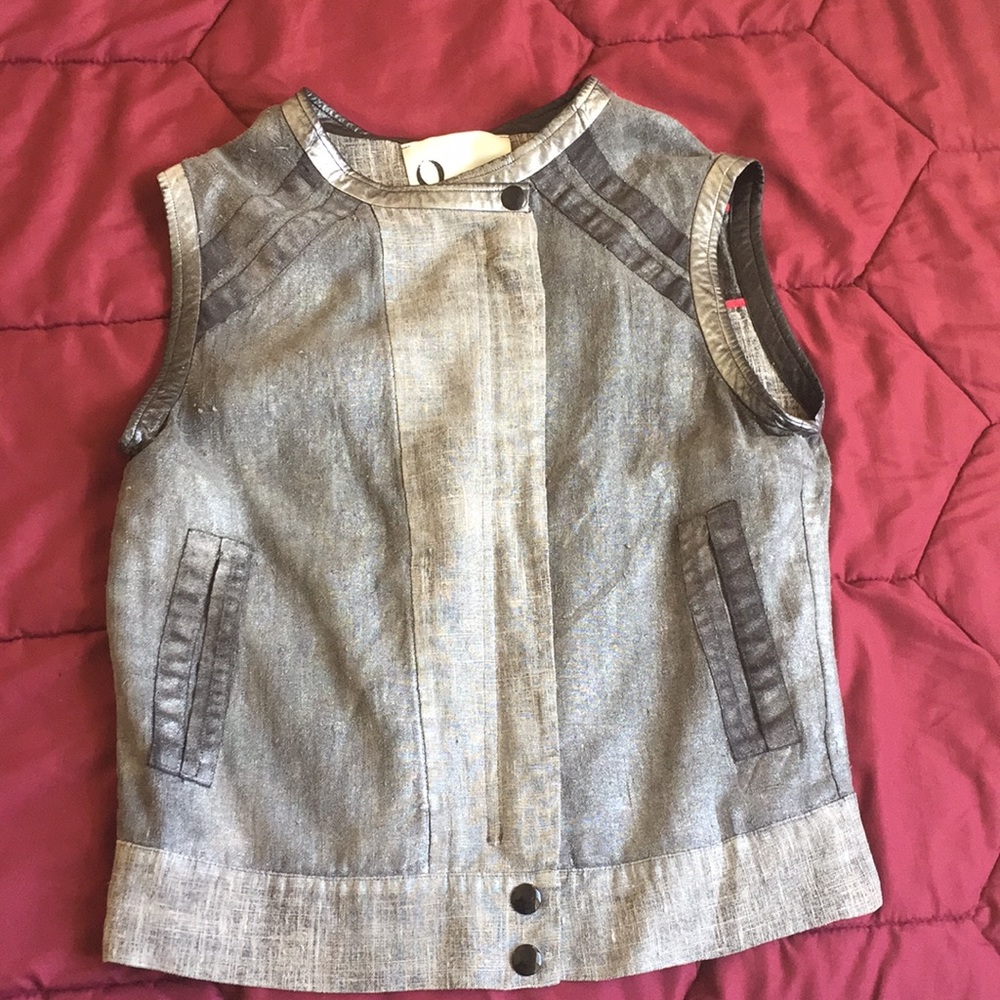 Gilet without sleeves in linen